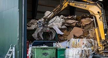 afhentning af affald hos Fredsø Vognmandsforretning